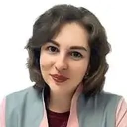 Портретный снимок врача, приём в городе Астана