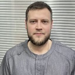 Портретный снимок врача, приём в городе Алматы