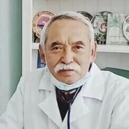 Портретный снимок врача, приём в городе Астана