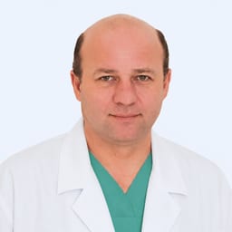 Портретный снимок врача, приём в городе Алматы