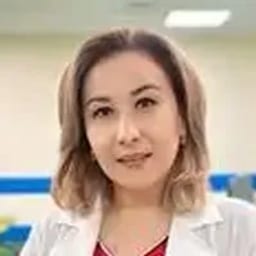 Портретный снимок врача, приём в городе Астана