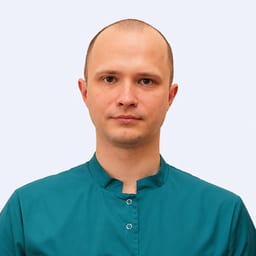 Портретный снимок врача, приём в городе Алматы