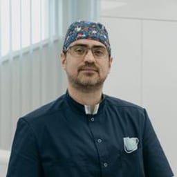 Портретный снимок врача, приём в городе Алматы