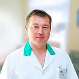Портретный снимок врача, приём в городе Алматы