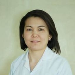 Портретный снимок врача, приём в городе Астана