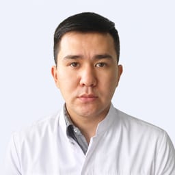 Портретный снимок врача, приём в городе Алматы