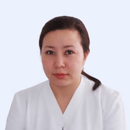 Портретный снимок врача, приём в городе Астана