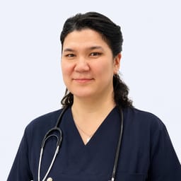Портретный снимок врача, приём в городе Алматы