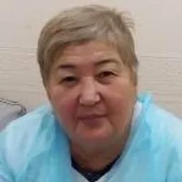 Портретный снимок врача, приём в городе Астана