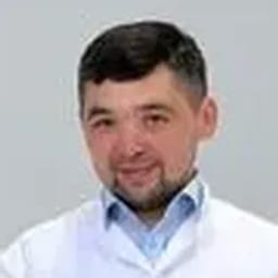 Портретный снимок врача, приём в городе Алматы