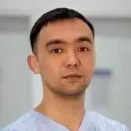 Портретный снимок врача, приём в городе Астана