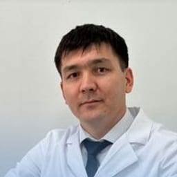 Портретный снимок врача, приём в городе Алматы