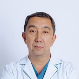 Портретный снимок врача, приём в городе Астана