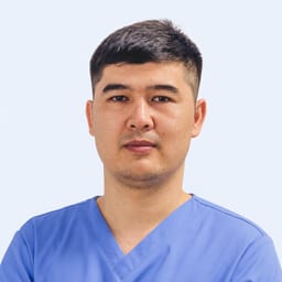 Портретный снимок врача, приём в городе Астана