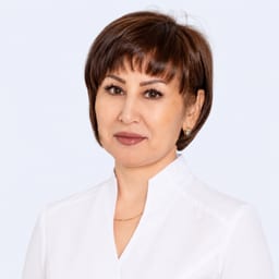 Портретный снимок врача, приём в городе Астана