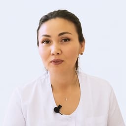 Портретный снимок врача, приём в городе Астана